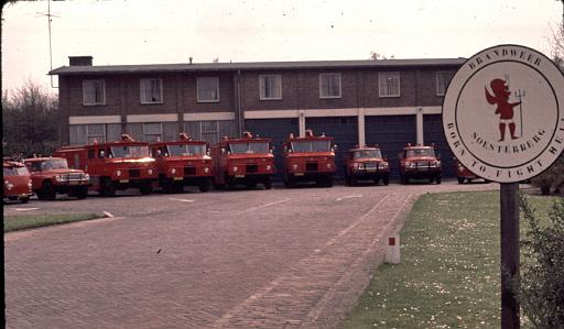 1972-05 LAATSE RODE BRW.AUTO'S04.jpg